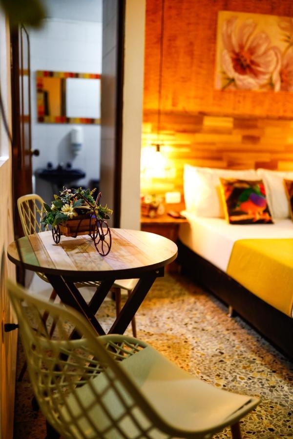 Hotel The Garden Lleras 10 à Medellín Extérieur photo